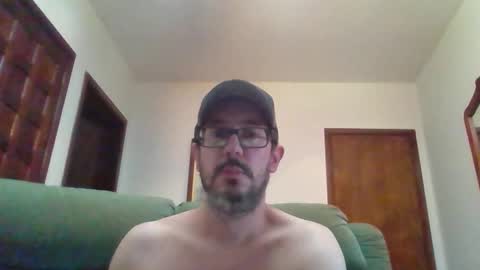 Snapshot of lukz88bigcock chatting on 15, 1, 2025 Luke online show from 15, 1, 2025