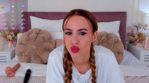 Snapshot of lullyfox chatting on 20, 11, 2025 Cherie online show from 20, 11, 2025