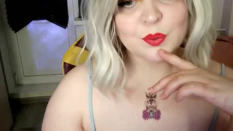 Snapshot of lulovia chatting on 2, 3, 2026 lulovia online show from 2, 3, 2026