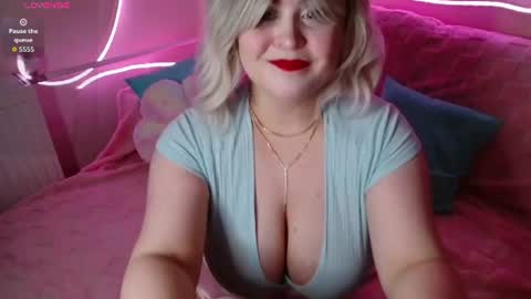 lulovia online show from 4, 7, 2026