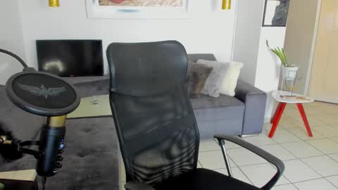 Snapshot of lulu_lopez chatting on 12, 2, 2025 Lau  online show from 12, 2, 2025