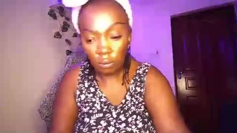 lulu_sparks1 online show from 25, 9, 2025