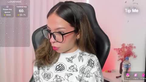 luluuberry online show from 15, 12, 2025