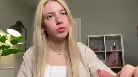 Catherine online show from 16, 4, 2026