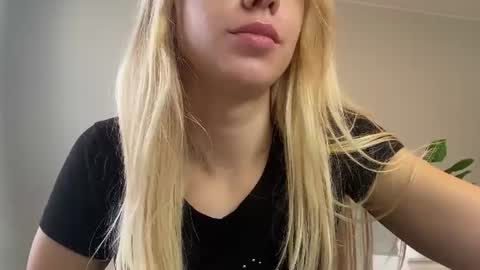 Snapshot of lumineess chatting on 29, 6, 2026 Catherine online show from 29, 6, 2026