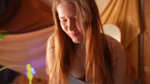 Snapshot of luminous_siren chatting on 9, 6, 2026 Hannah online show from 9, 6, 2026