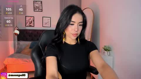 Snapshot of luna__ponce chatting on 8, 11, 2025 online show from 8, 11, 2025
