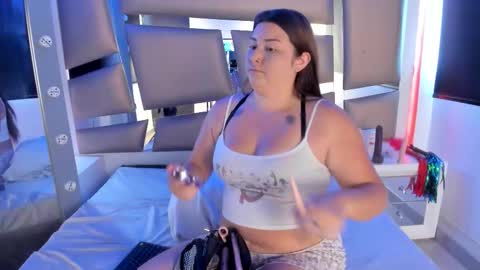 Snapshot of luna__scarlett chatting on 1, 10, 2025 luna online show from 1, 10, 2025