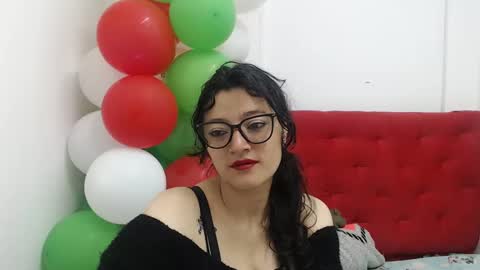 Snapshot of luna_azul_15 chatting on 8, 1, 2025 dalia online show from 8, 1, 2025