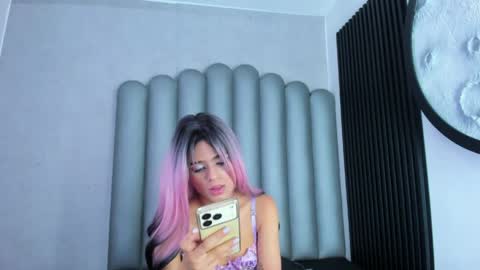 luna_bella_23 online show from 9, 5, 2026