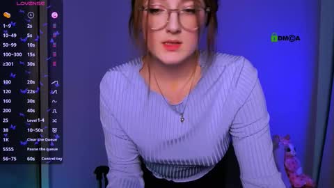 luna_berryy online show from 14, 11, 2025