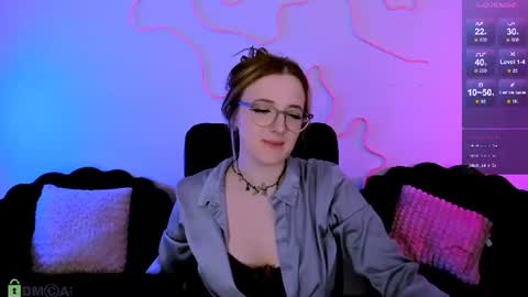 luna_berryy online show from 25, 6, 2026