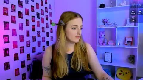 luna_berryy online show from 7, 7, 2026