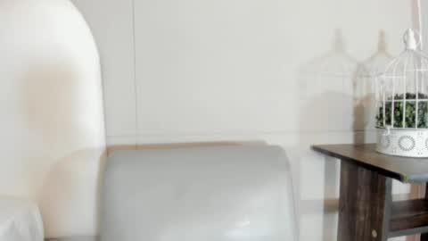 luna_bradley_ online show from 9, 4, 2026