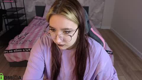 Luna Host online show from 15, 4, 2026
