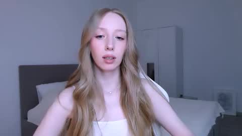 Luna online show from 23, 2, 2026