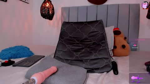 Snapshot of luna_lobooo chatting on 31, 3, 2026 LUNA LOBOO online show from 31, 3, 2026