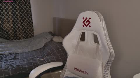 luna_loveeee online show from 14, 4, 2026