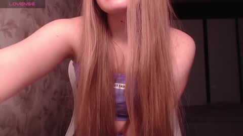 Snapshot of luna_loveisgood chatting on 17, 1, 2025 Luna online show from 17, 1, 2025