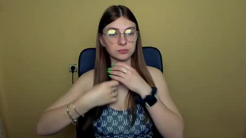 Luna online show from 8, 4, 2026