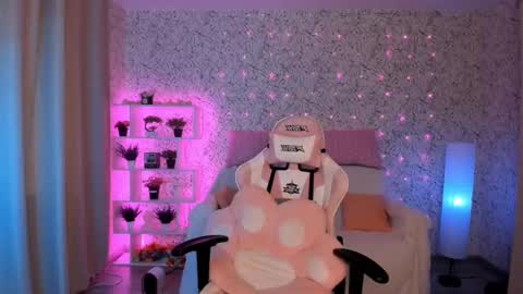 Lina  online show from 12, 3, 2025