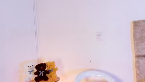 Snapshot of luna_ocampo chatting on 13, 11, 2025 online show from 13, 11, 2025