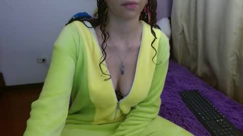 luna_rios69 online show from 1, 12, 2025