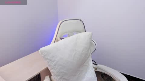 Snapshot of luna_rose10 chatting on 7, 6, 2026 luna rose online show from 7, 6, 2026
