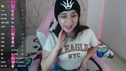 Snapshot of luna_roussee chatting on 1, 3, 2025 luna_roussee online show from 1, 3, 2025