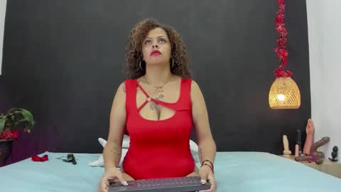 Luna online show from 5, 1, 2026