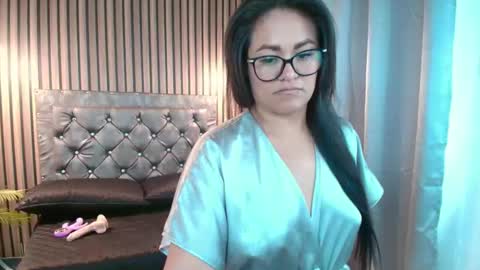 Snapshot of luna_valestra chatting on 16, 12, 2025 Luna online show from 16, 12, 2025