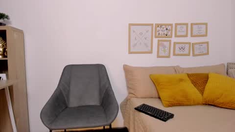 luna_valle online show from 23, 1, 2025