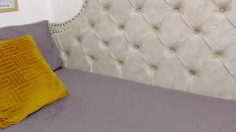 luna_valle online show from 27, 1, 2025