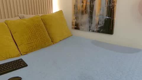 luna_valle online show from 9, 3, 2026