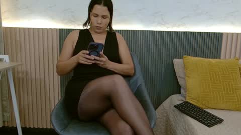 luna_valle online show from 4, 4, 2026