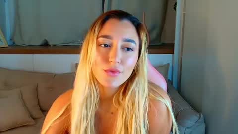 Snapshot of luna_velvvet chatting on 3, 7, 2026 Luna online show from 3, 7, 2026