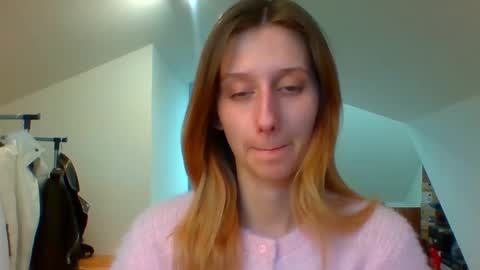 L U N A  online show from 7, 2, 2025