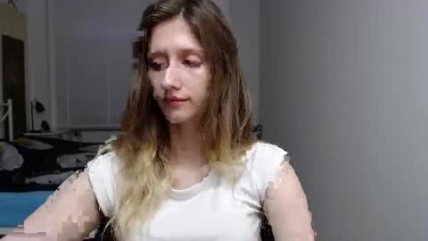 L U N A  online show from 9, 10, 2025