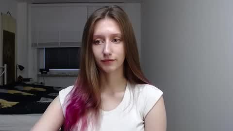 L U N A  online show from 17, 11, 2025