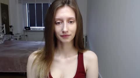 L U N A  online show from 17, 4, 2026