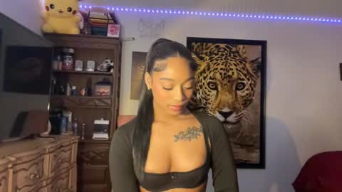 lunaa_11 online show from 31, 12, 2024