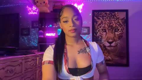 Snapshot of lunaa_11 chatting on 11, 6, 2026 lunaa_11 online show from 11, 6, 2026