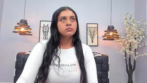 Luna Abril  online show from 26, 2, 2026