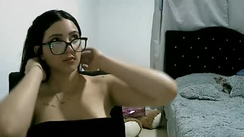 lunaa_sub online show from 4, 3, 2025