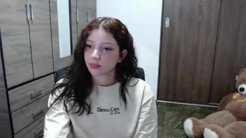 lunaa_sub online show from 3, 10, 2025