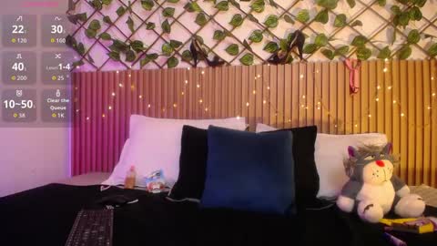 lunaaa_07 online show from 5, 5, 2026