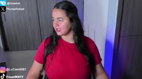 Snapshot of lunaahatzel chatting on 8, 11, 2025 Luna Hatzel online show from 8, 11, 2025