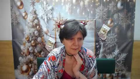 Snapshot of lunadobra chatting on 18, 12, 2025 LunaDobra online show from 18, 12, 2025