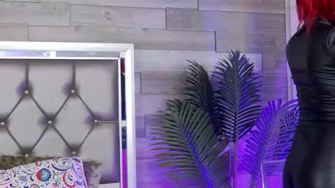 Snapshot of lunajenner chatting on 1, 4, 2026 LunaJenner online show from 1, 4, 2026