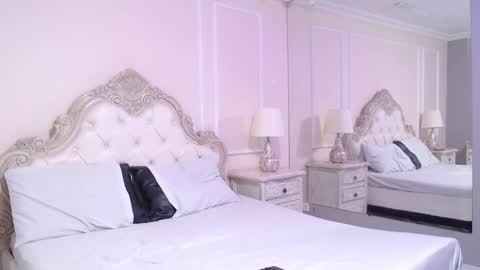 Luna  online show from 9, 2, 2026